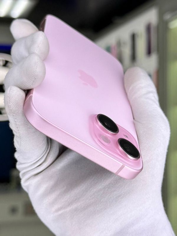 iPhone 15, 128 ГБ, SIM + eSIM, б/у