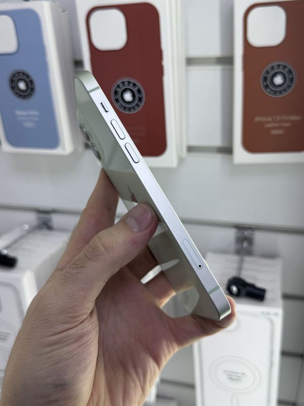 iPhone 12, 256 ГБ б/у