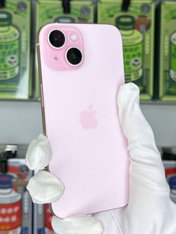 iPhone 15, 128 ГБ, SIM + eSIM б/у