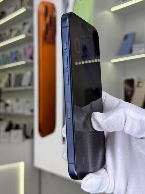 iPhone 15 Pro Max, 256 ГБ, SIM + eSIM б/у
