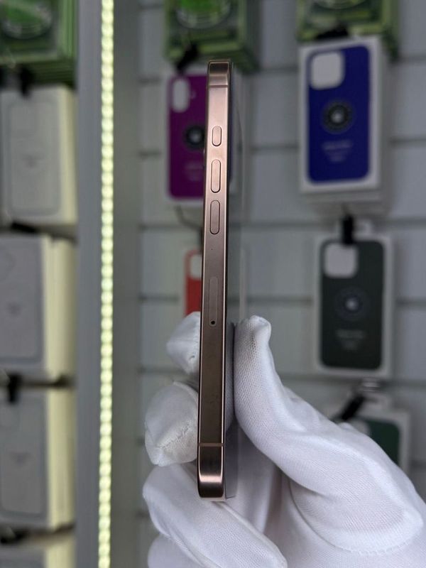 iPhone 16 Pro, 128 ГБ, SIM + eSIM б/у