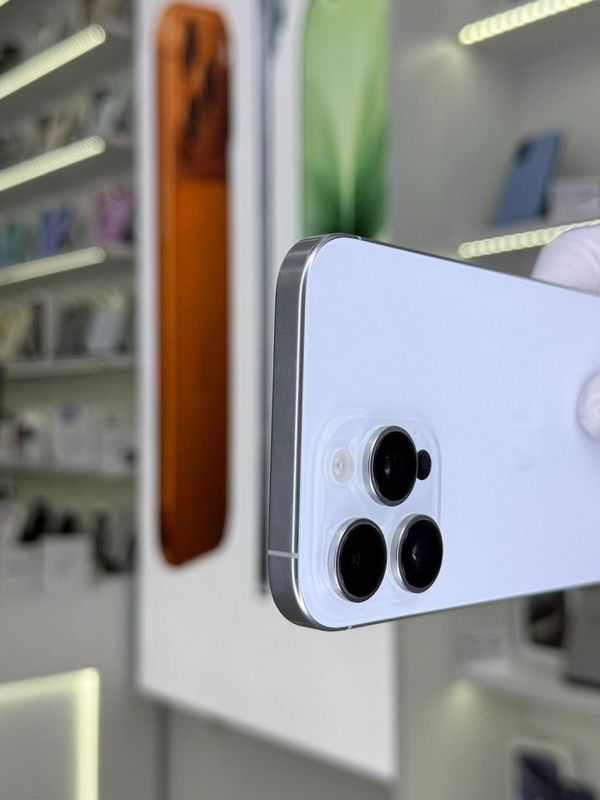 iPhone 16 Pro Max, 256 ГБ, SIM + eSIM б/у