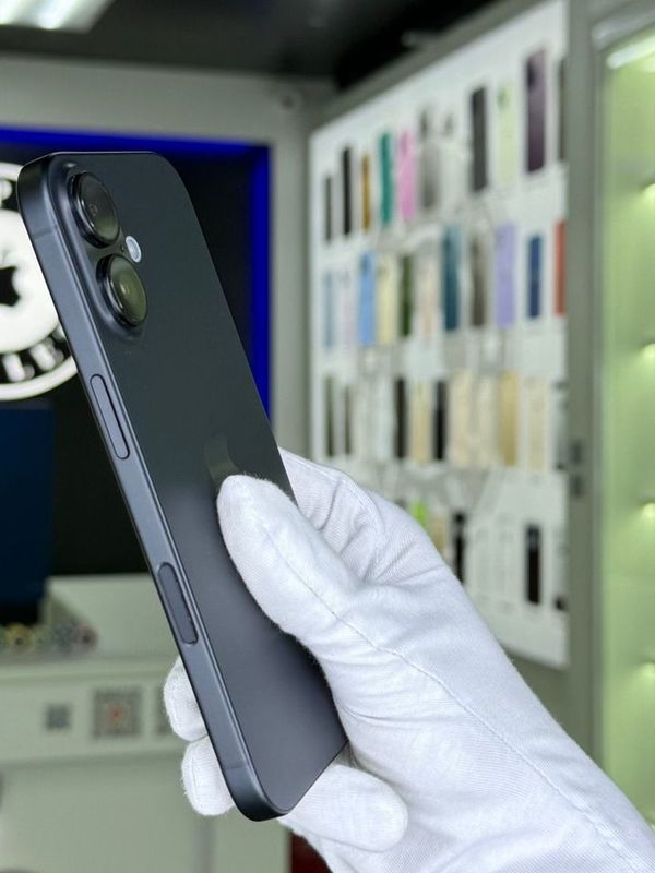 iPhone 16, 256 ГБ, SIM + eSIM, б/у