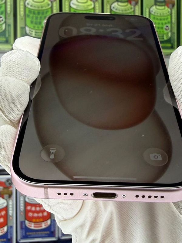 iPhone 15, 128 ГБ, SIM + eSIM б/у