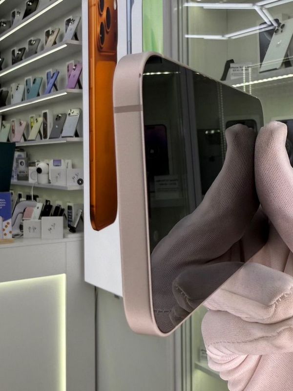 iPhone 13, 256 ГБ, SIM + eSIM б/у