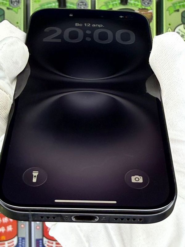 iPhone 16, 128 ГБ, SIM + eSIM б/у