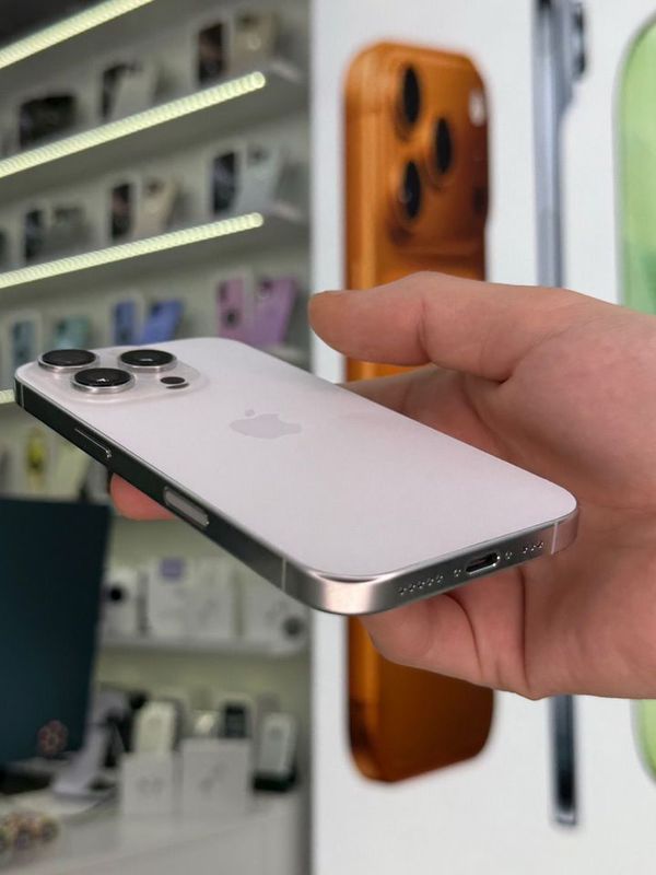 iPhone 16 Pro, 256 ГБ, SIM + eSIM б/у