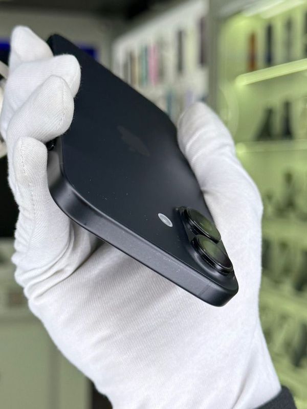 iPhone 16, 128 ГБ, SIM + eSIM, б/у