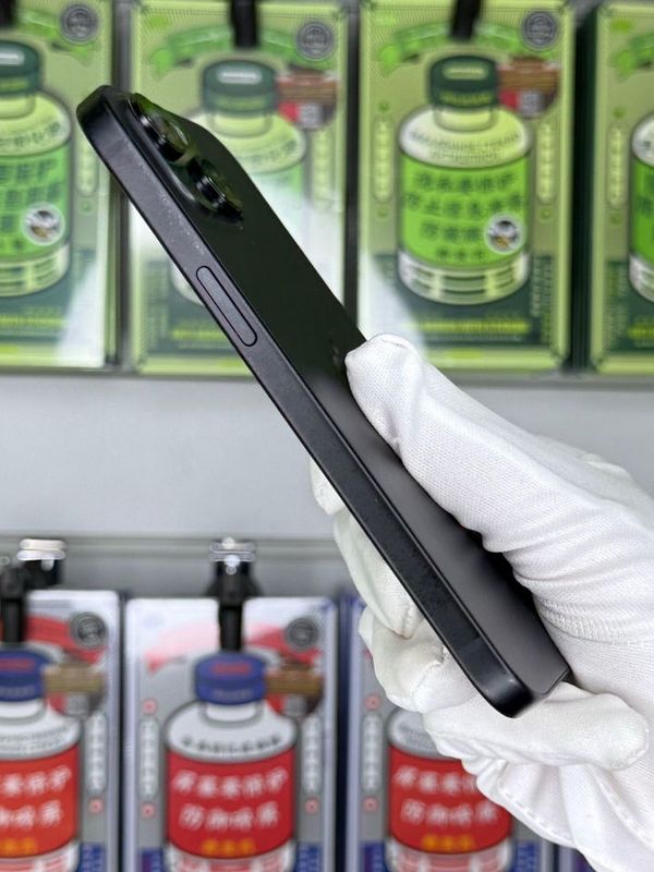 iPhone 15, 256 ГБ, SIM + eSIM б/у