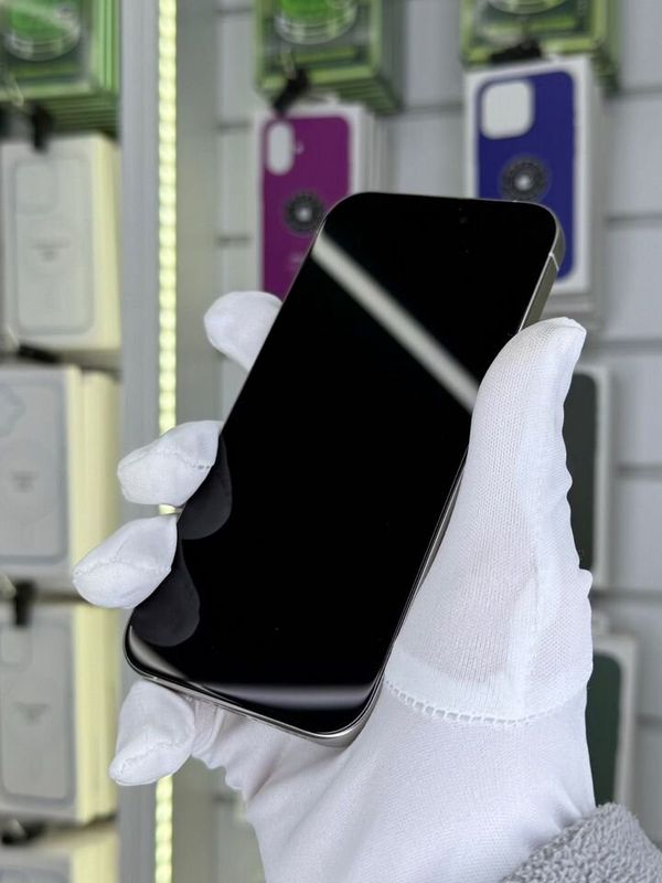 iPhone 15 Pro, 256 ГБ, SIM + eSIM б/у