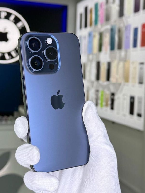 iPhone 15 Pro, 256 ГБ, SIM + eSIM, б/у