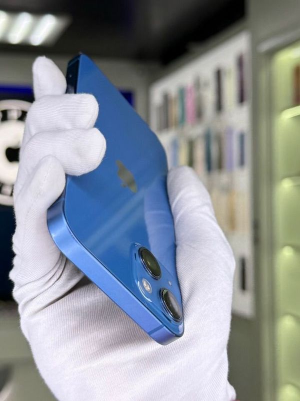 iPhone 13, 128 ГБ, SIM + eSIM, б/у