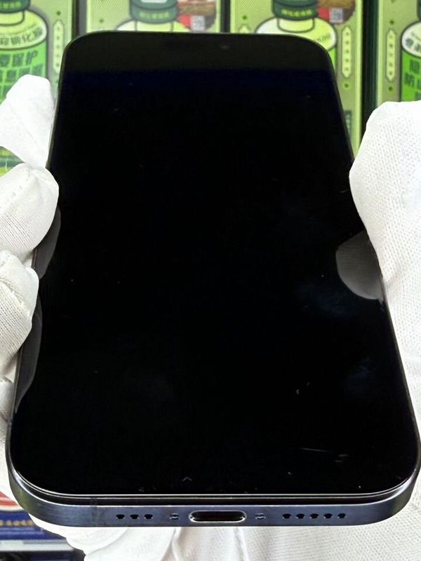 iPhone 15 Pro, 128 ГБ, SIM + eSIM б/у