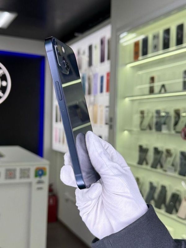 iPhone 13, 256 ГБ, SIM + eSIM, б/у