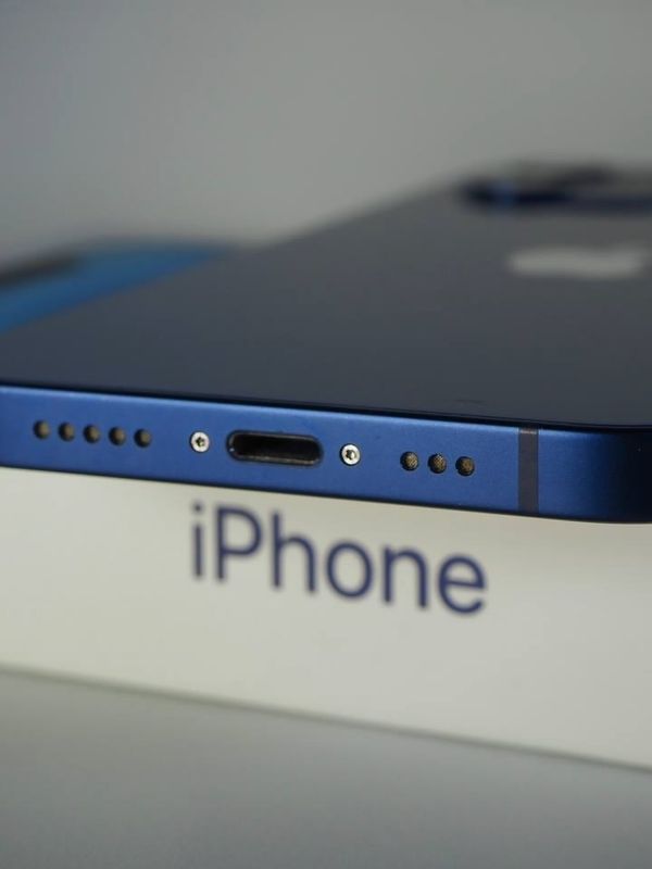 iPhone 12, 128 ГБ Blue б/у