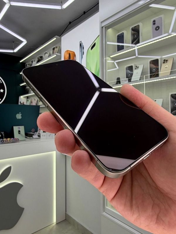iPhone 15 Pro, 256 ГБ, SIM + eSIM б/у