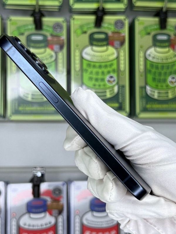 iPhone 15 Pro, 128 ГБ, SIM + eSIM б/у