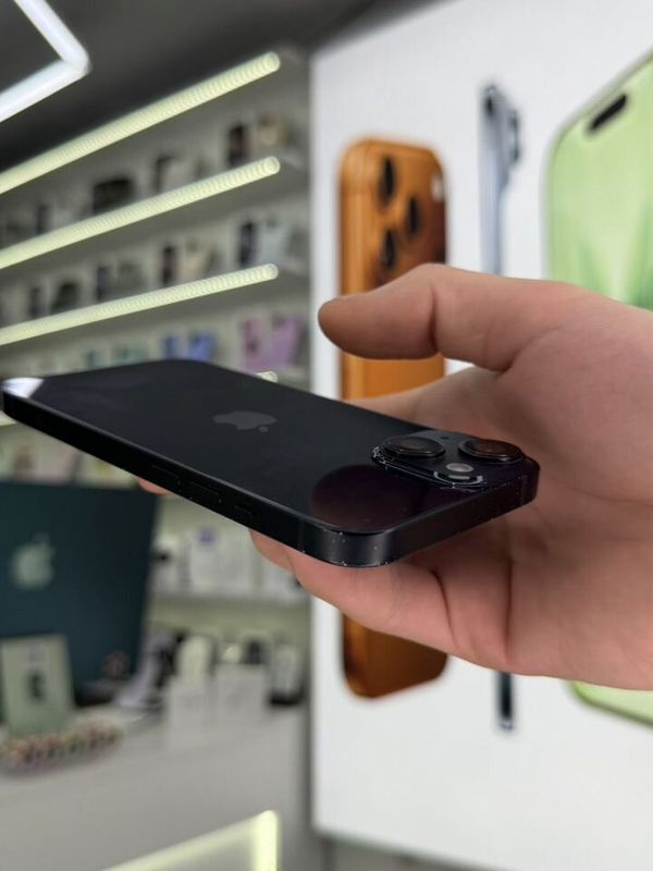 iPhone 14, 128 ГБ, SIM + eSIM б/у