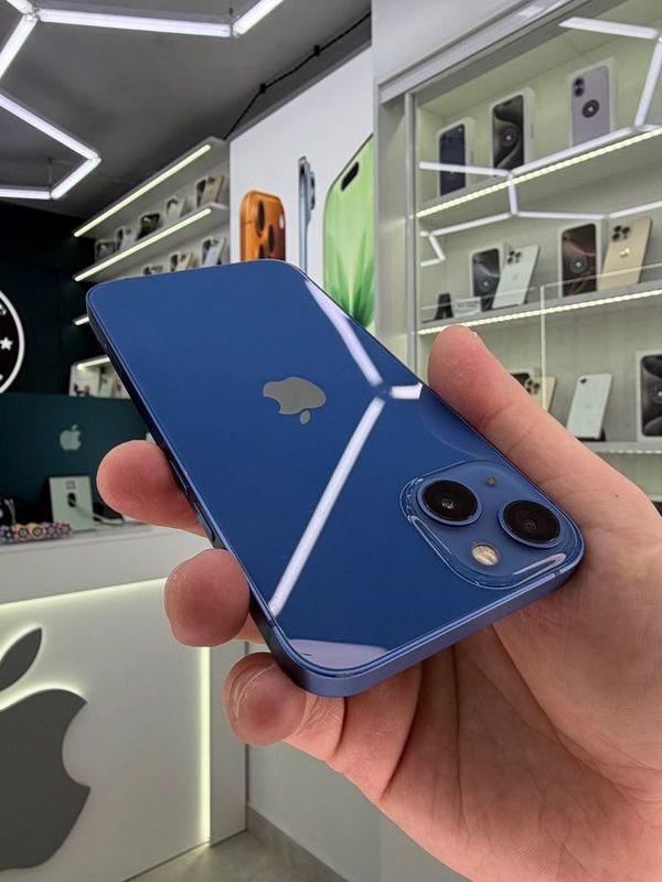 iPhone 13, 128 ГБ, SIM + eSIM б/у