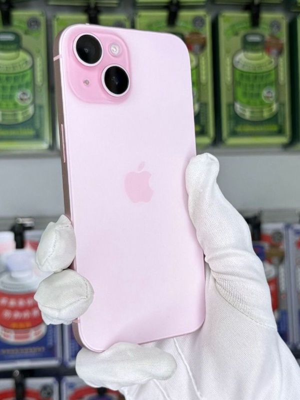 iPhone 15, 128 ГБ, SIM + eSIM б/у