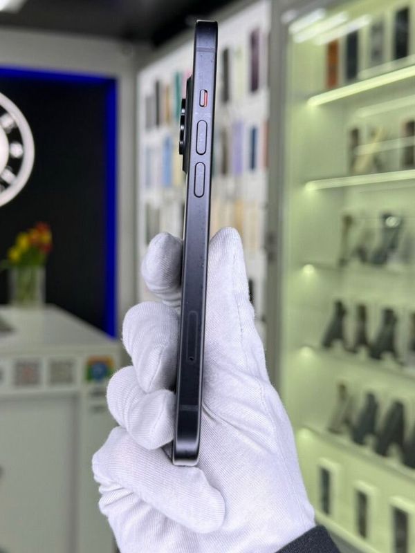 iPhone 15, 256 ГБ, SIM + eSIM, б/у