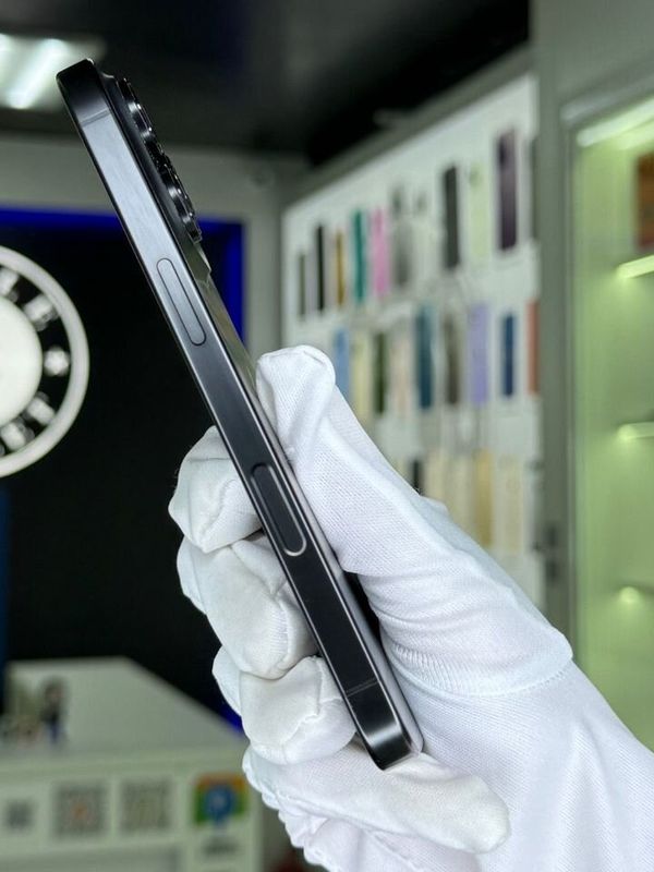 iPhone 16 Pro, 128 ГБ, SIM + eSIM, б/у