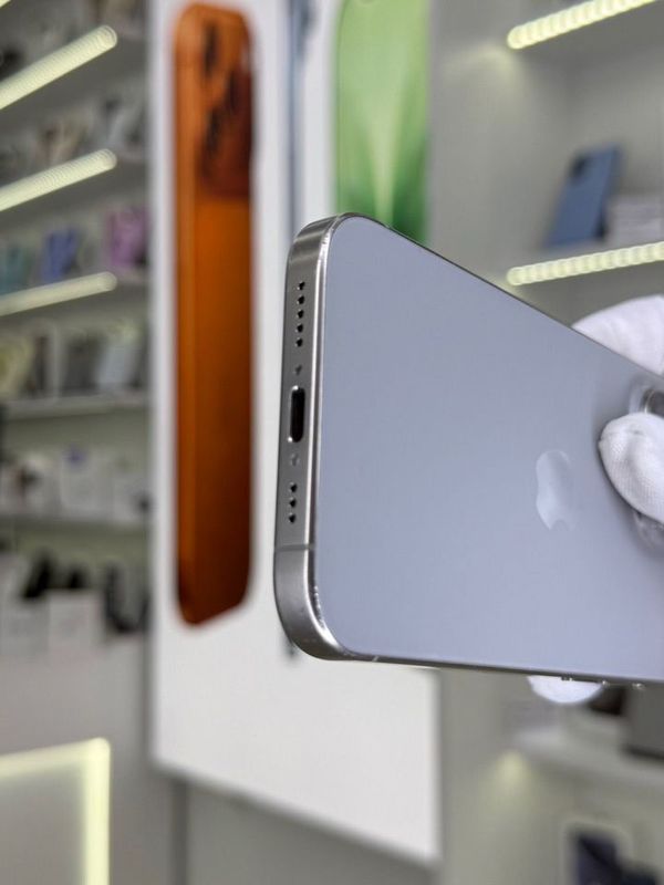 iPhone 15 Pro Max, 256 ГБ, SIM + eSIM б/у
