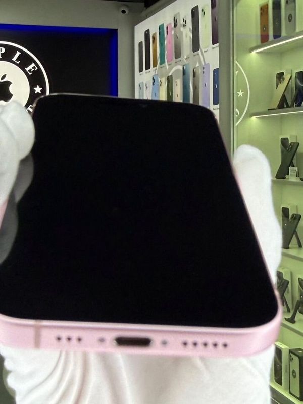 iPhone 15, 128 ГБ, SIM + eSIM, б/у