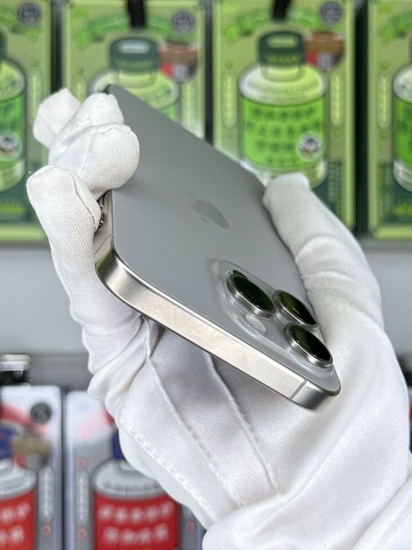 iPhone 15 Pro Max, 256 ГБ, SIM + eSIM б/у