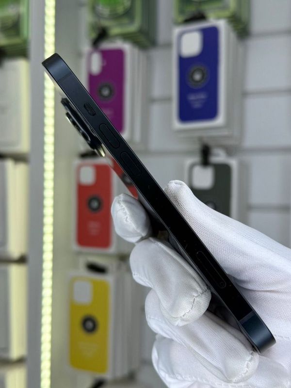 iPhone 14, 256 ГБ, SIM + eSIM б/у