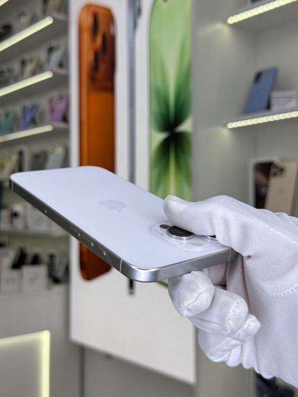 iPhone 16 Pro, 256 ГБ, SIM + eSIM б/у