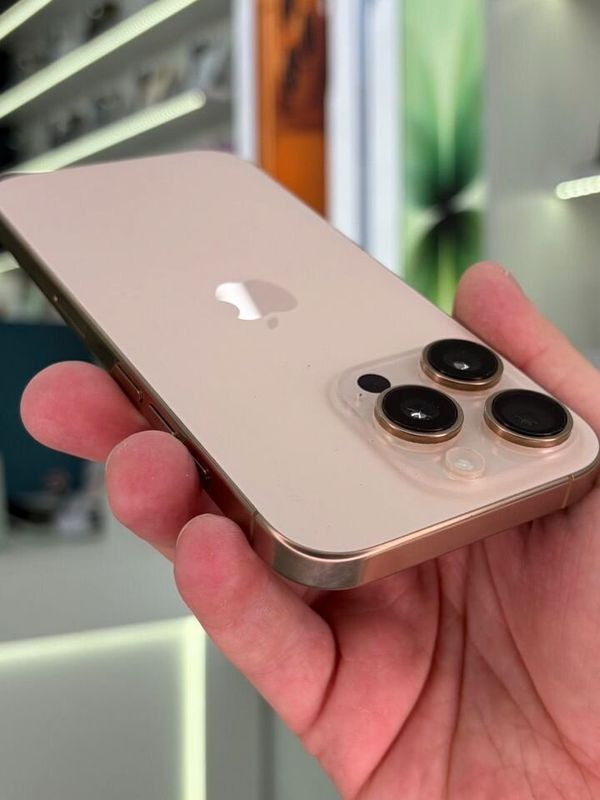 iPhone 16 Pro, 256 ГБ, SIM + eSIM б/у