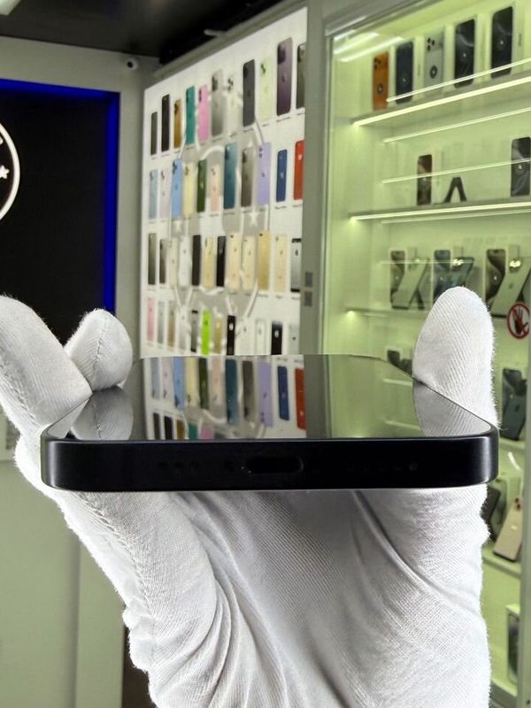 iPhone 13, 256 ГБ, SIM + eSIM, б/у