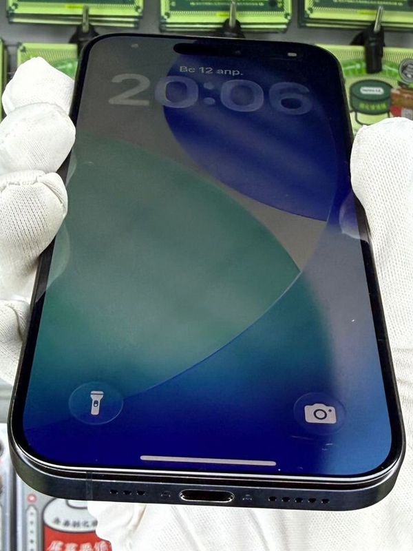 iPhone 15 Pro, 128 ГБ, SIM + eSIM б/у