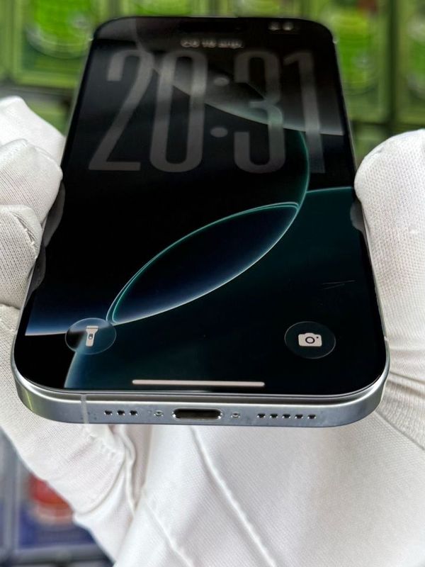 iPhone 16 Pro, 128 ГБ, SIM + eSIM б/у