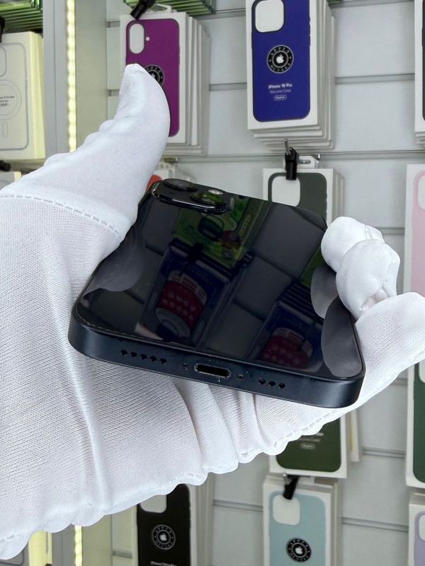 iPhone 13, 128 ГБ, SIM + eSIM б/у