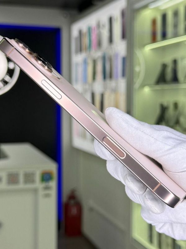iPhone 16 Pro Max, 256 ГБ, SIM + eSIM, б/у
