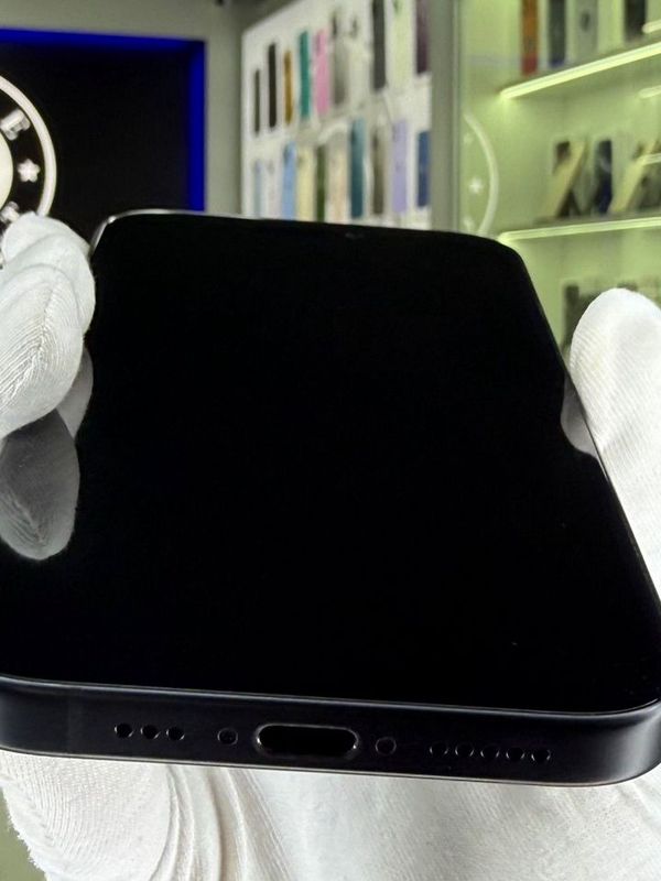 iPhone 16, 128 ГБ, SIM + eSIM, б/у