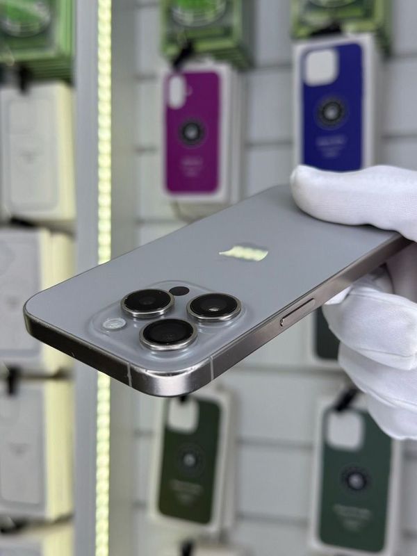 iPhone 15 Pro Max, 512 ГБ, SIM + eSIM б/у