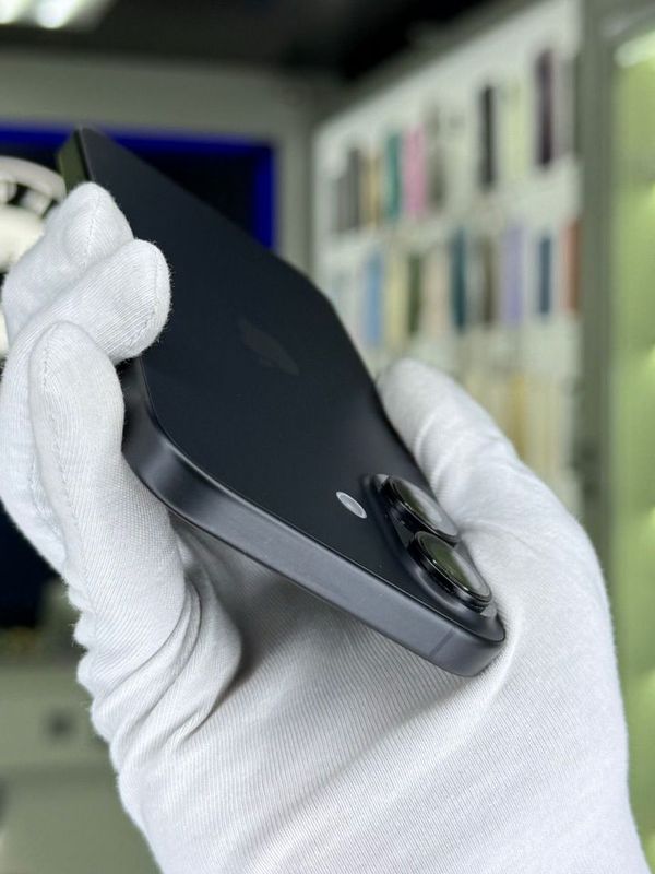 iPhone 16, 256 ГБ, SIM + eSIM, б/у