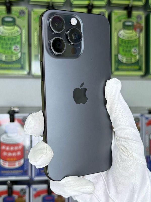 iPhone 15 Pro Max, 256 ГБ, SIM + eSIM б/у