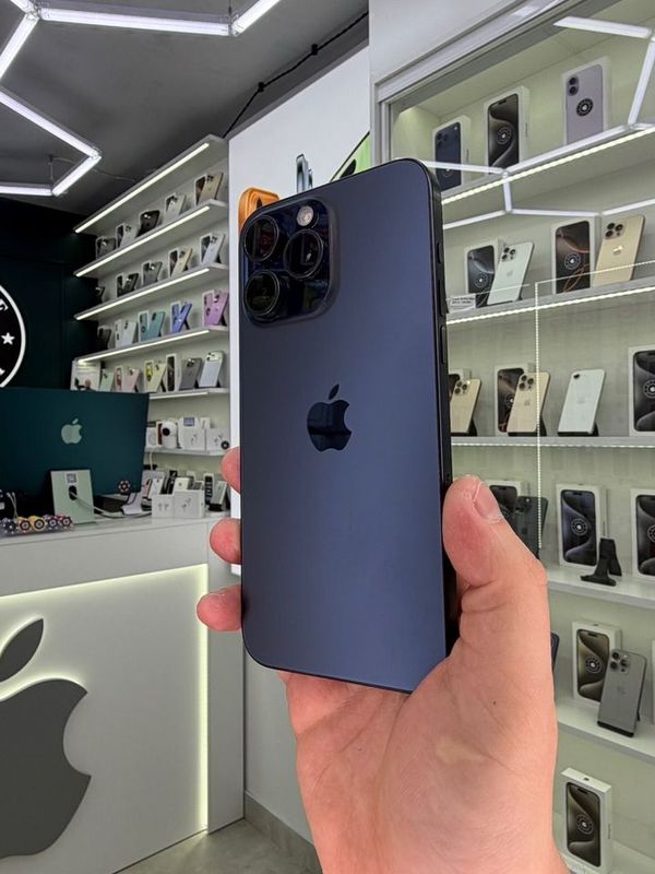 iPhone 15 Pro Max, 256 ГБ, SIM + eSIM б/у