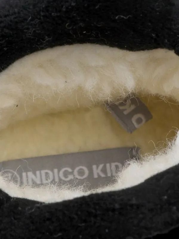 Яркие зимние ботинки для девочек от бренда INDIGO KIDS со светодиодами