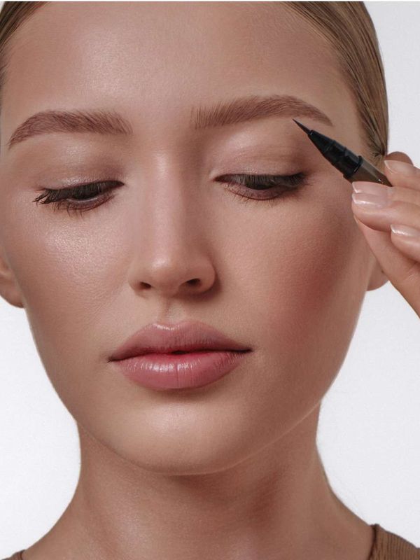 SHIK EYEBROW LINER Лайнер для бровей 01