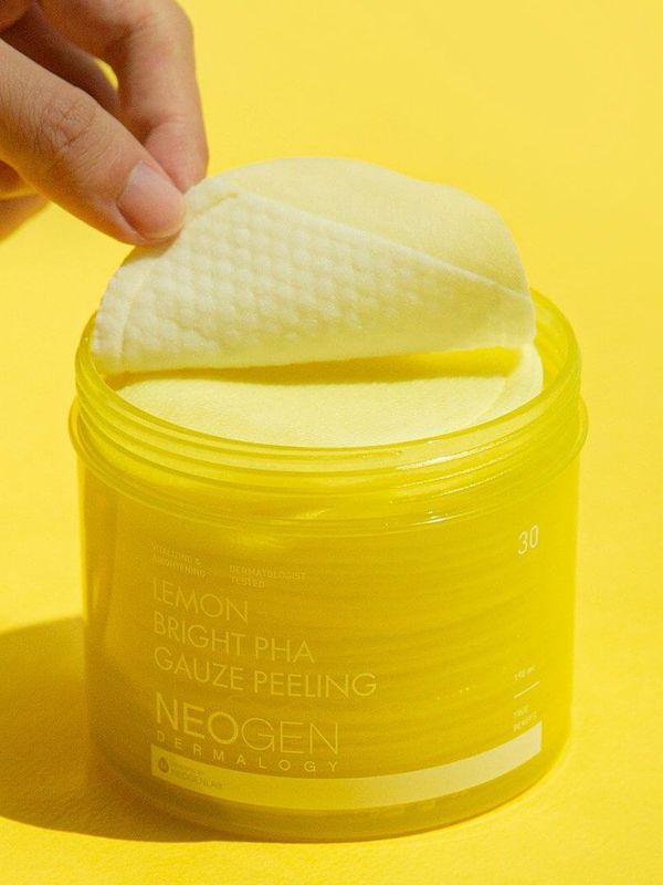 Осветляющие пилинг-пэды с лимоном Neogen Dermalogy Lemon Bright PHA Gauze Peeling