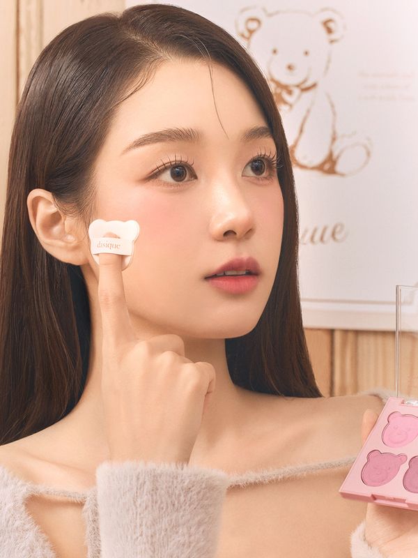 Палетка румян Dasique №17 Mauve BearLimited Edition