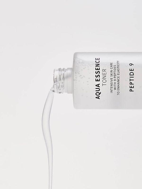 Пептидный тонер-эссенция для зрелой кожи MEDIPEEL Peptide 9 Aqua Essence Toner