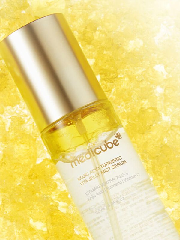 Осветляющий двухфазный мист с койевой кислотой medicube Kojic Acid Turmeric Vita Jelly Mist Serum