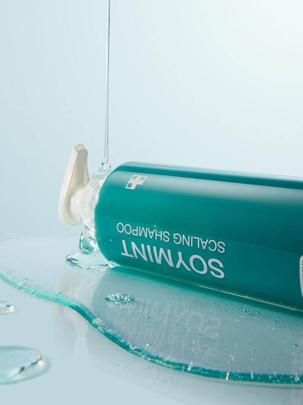 Охлаждающий шампунь для жирной кожи головы medicube Soymint Scaling Shampoo