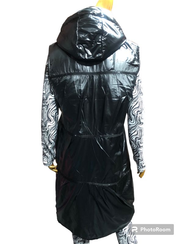 Sportovní elegantní vesta